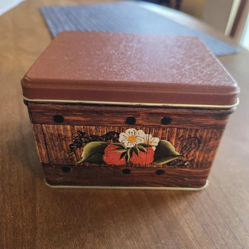 Vtg Tin With Strawberries & Blossoms With Faux Wood Background